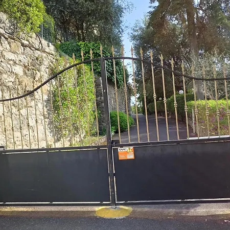 Dans Classée Avec Piscine Mentone